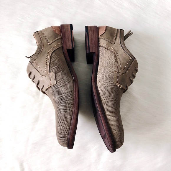 ?New STEVE MADDEN Mychel Nubuck Leather Derby Taupe Mens 9
